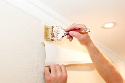 Pose de papier peint à la Machine — revêtements muraux et toiles de verre